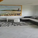 Comfortable Home, Sauna, Fishing Pond 펜션